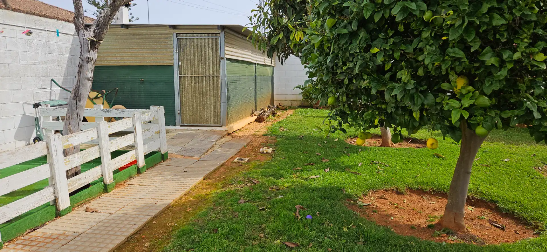 Vista exterior de Casa o xalet en venda en Chiclana de la Frontera amb Aire condicionat, Calefacció i Jardí privat