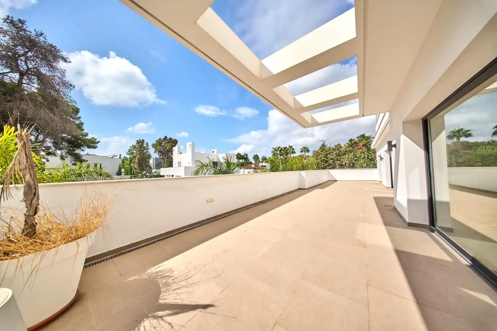 Terrassa de Casa o xalet en venda en Marbella amb Jardí privat, Terrassa i Traster