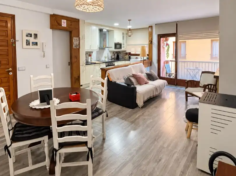 Sala de estar de Piso en venta en Camprodon con Balcón
