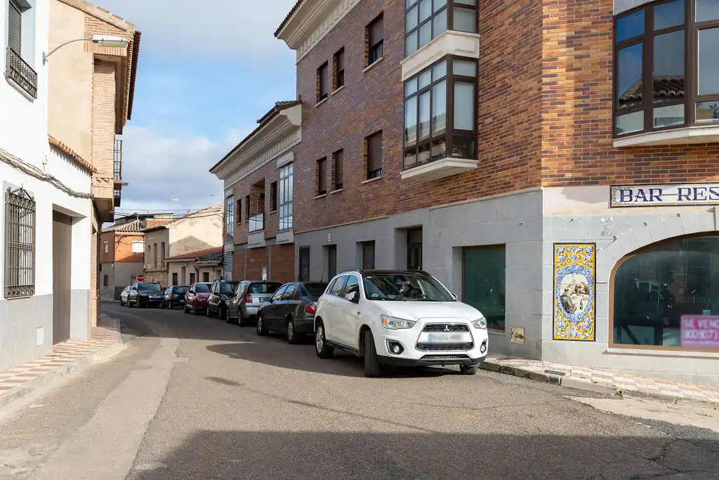 Business premises for sale in C/ Noliva, imagen 2