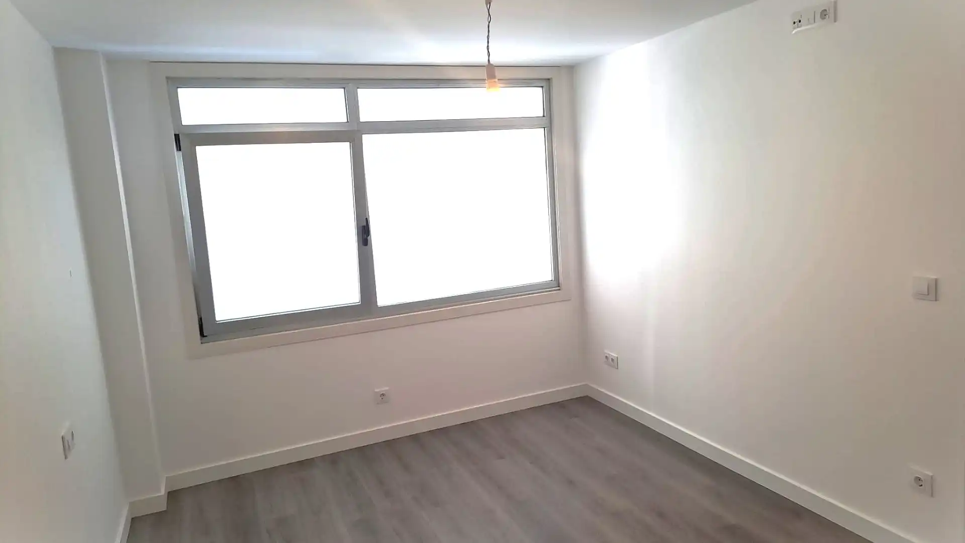 Bedroom of Office for rent in A Coruña Capital   with Internet