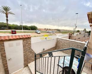 Vista exterior de Casa o xalet de lloguer en Torrevieja amb Aire condicionat, Calefacció i Terrassa