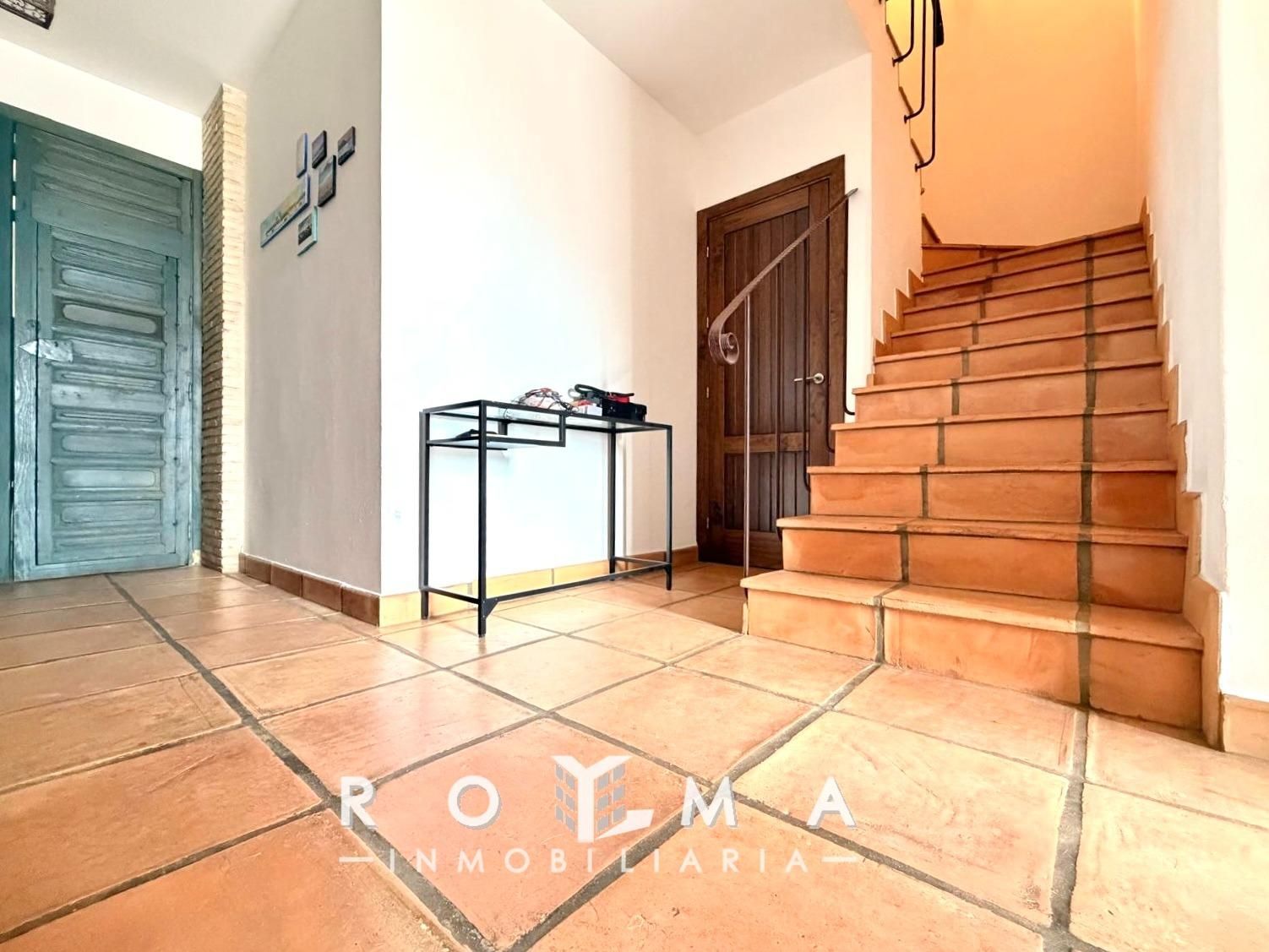 Single-family semi-detached for sale in Dos Hermanas  with Air Conditioner, Heating and Private garden