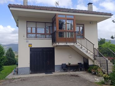 Xalet amb jardí en venda a Bárcena de Cicero
