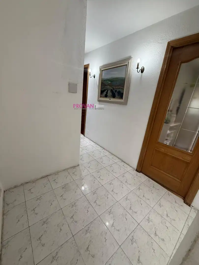 Wohnung zum Verkauf in Madrid mit Klimaanlage, Terrasse und Möbliert