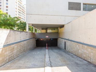 Parkplatz zur Miete in Pamplona-Iruña - AVENIDA BARAÑAIN 2