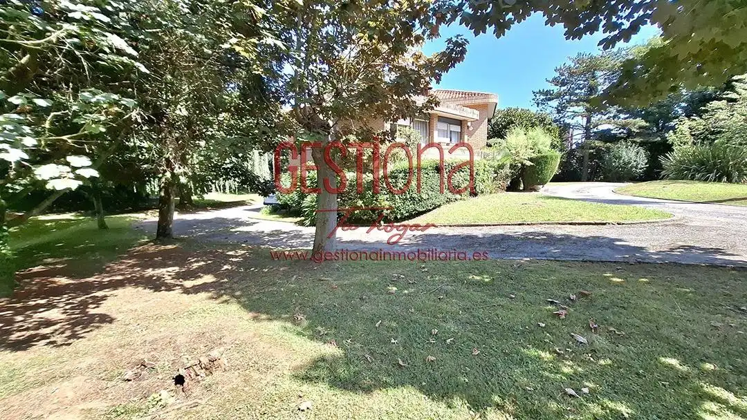 Vista exterior de Casa o chalet en venta en Medio Cudeyo con Jardín privado