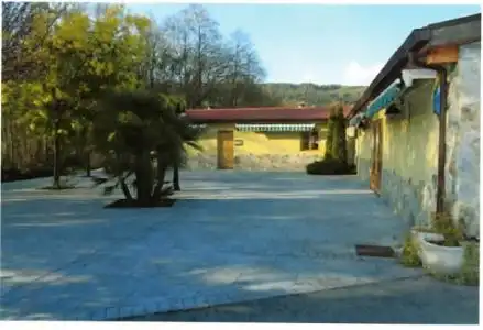 Jardí de Local de lloguer en Liendo