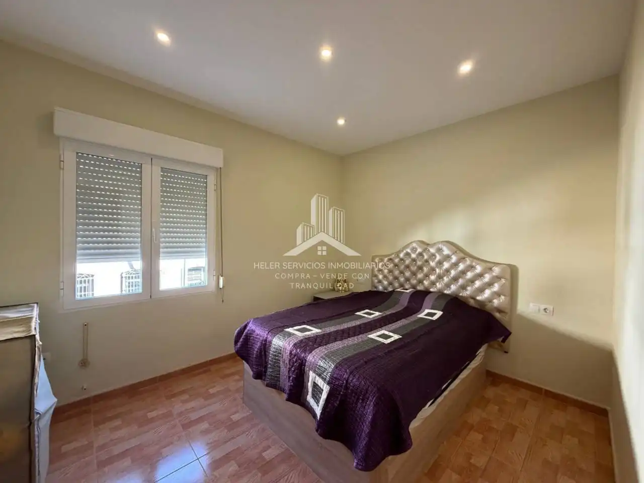 Dormitori de Apartament en venda en Vila-real amb Parquet, Terrassa i Traster