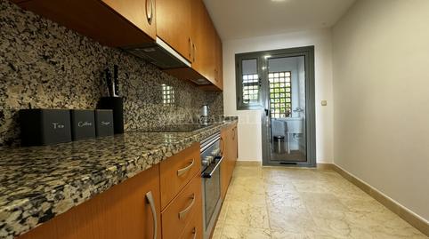 Foto 5 de Apartamento de alquiler en Benatalaya, Estepona