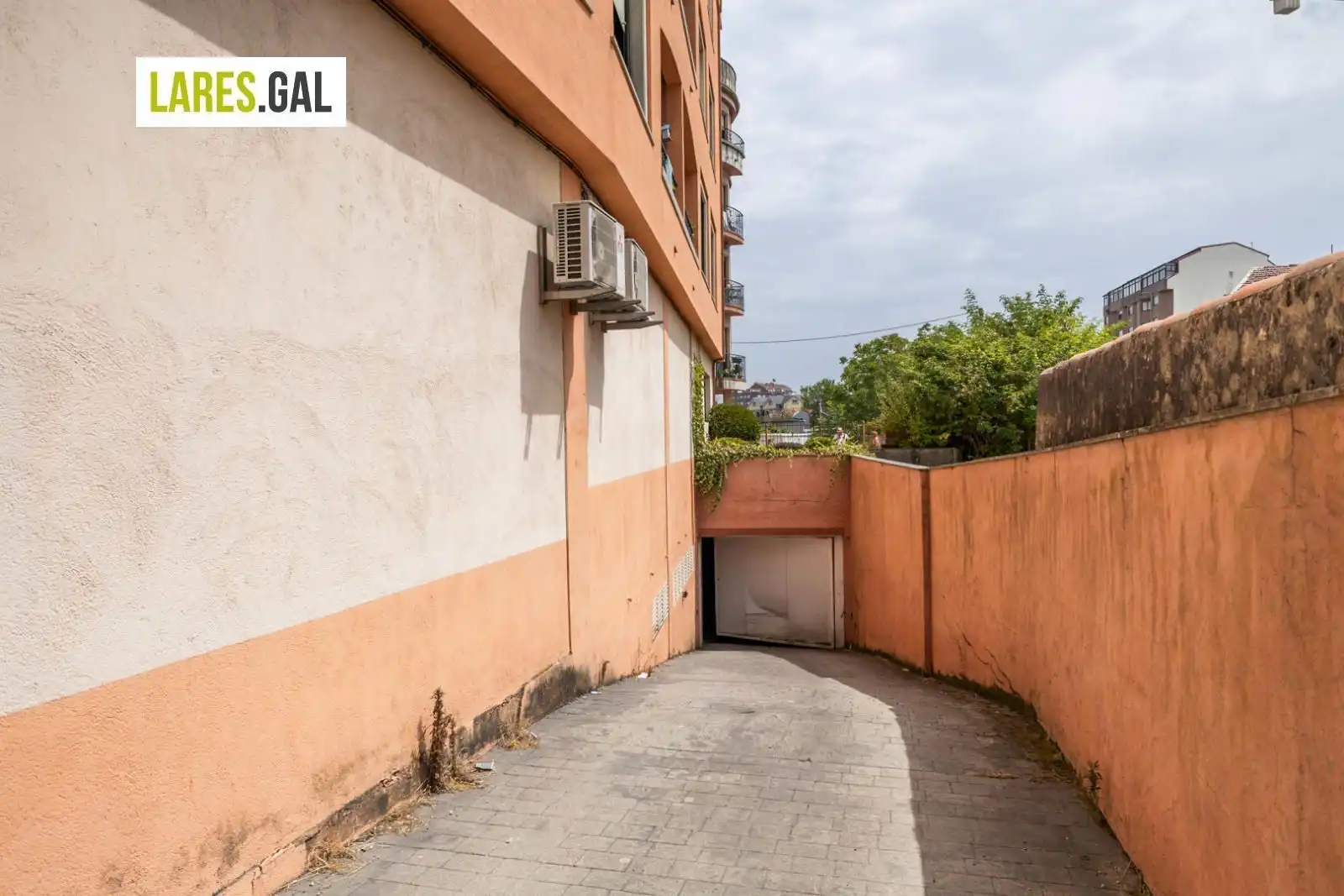 Parkplatz von Garage zum Verkauf in Cangas 