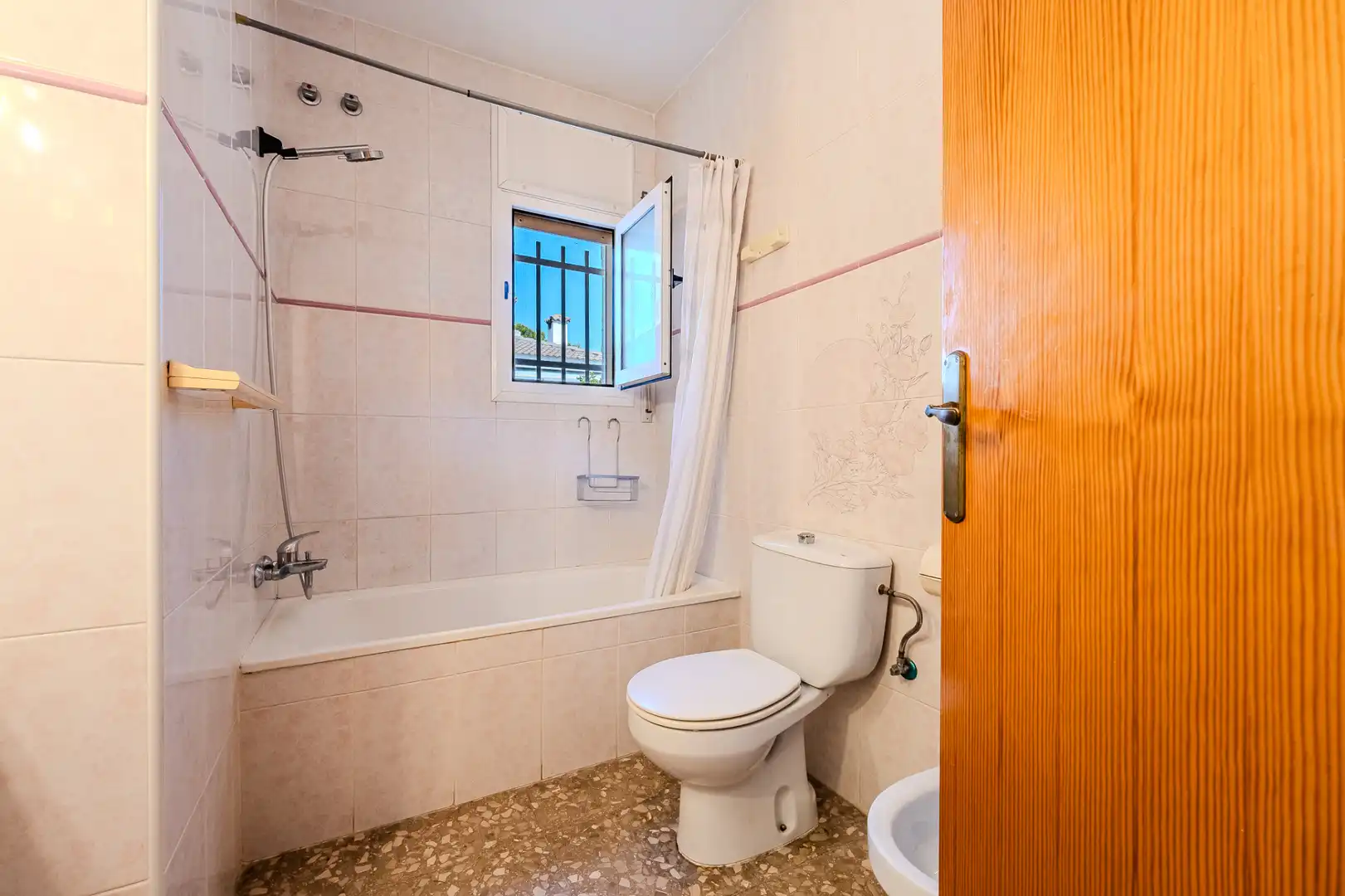 Baño de Casa o chalet en venta en L'Ametlla de Mar  con Aire acondicionado, Calefacción y Jardín privado
