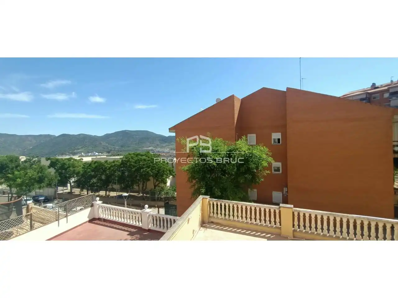 Vista exterior de Piso de alquiler en Esparreguera con Calefacción y Balcón