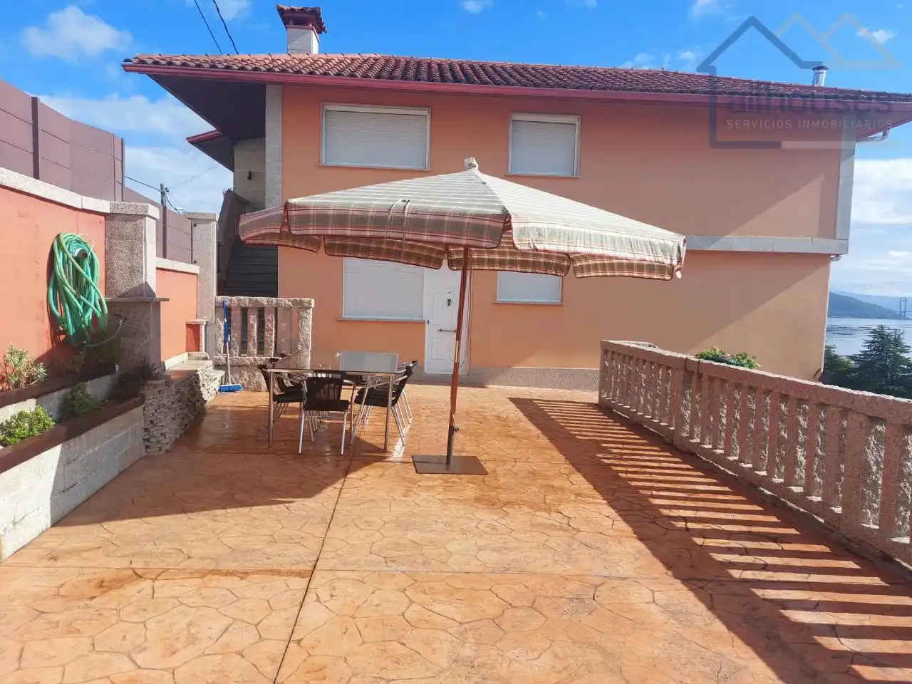 Terraza de Casa o chalet de alquiler en Vigo  con Calefacción, Jardín privado y Trastero