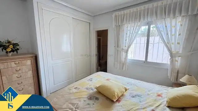 Dormitori de Casa o xalet en venda en Rojales amb Jardí privat, Terrassa i Moblat