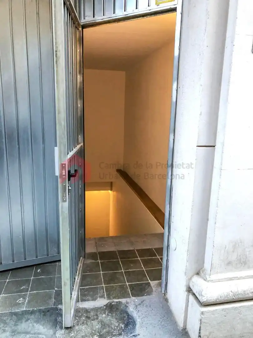 Local comercial en venda a Sants - Montjuïc, imagen 7
