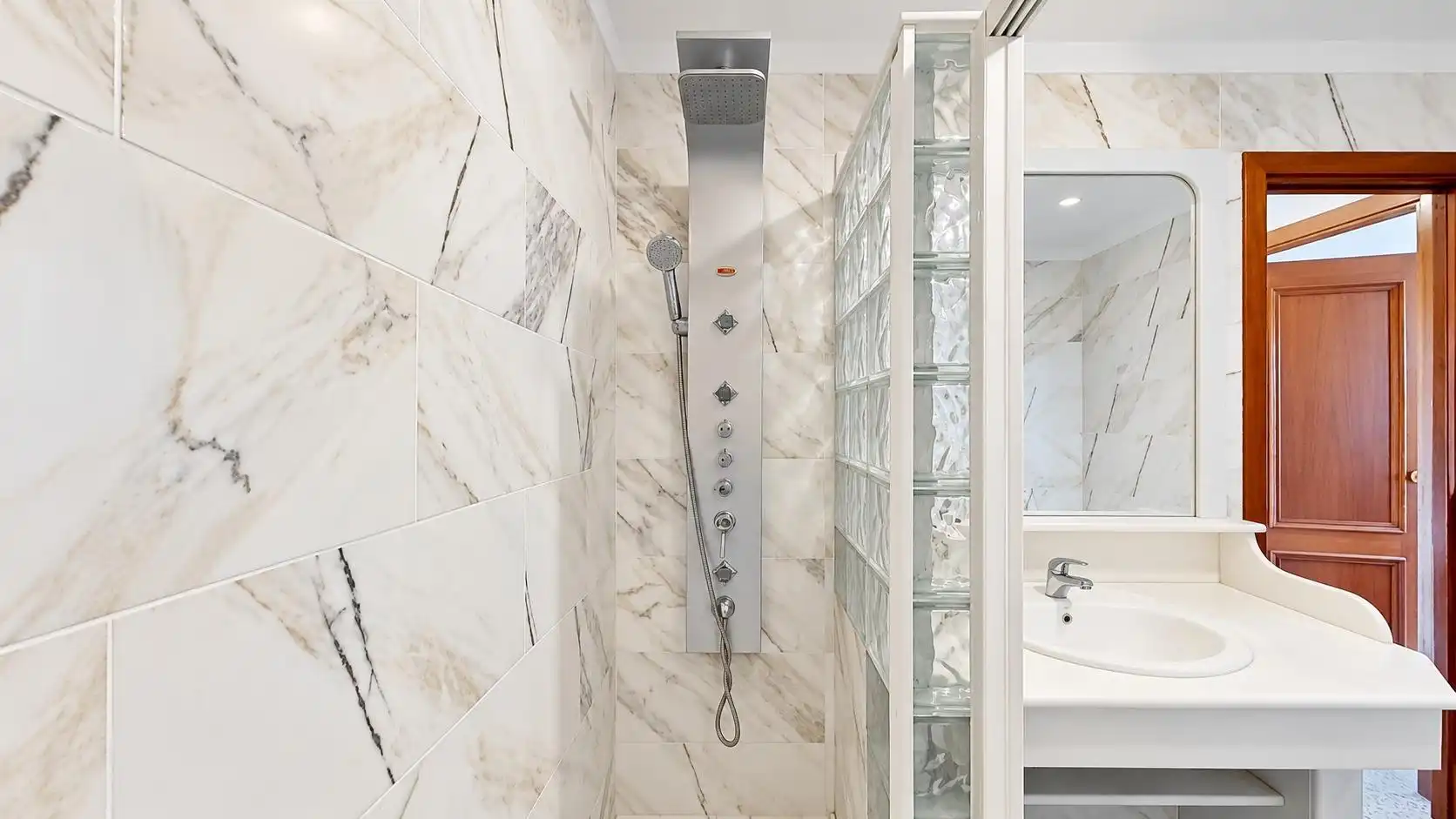Baño de Ático en venta en Laguna Beach