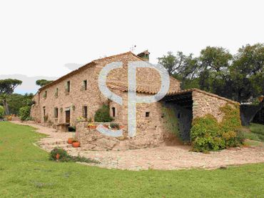 Villa con piscina in vendita a Carrer de la Masia