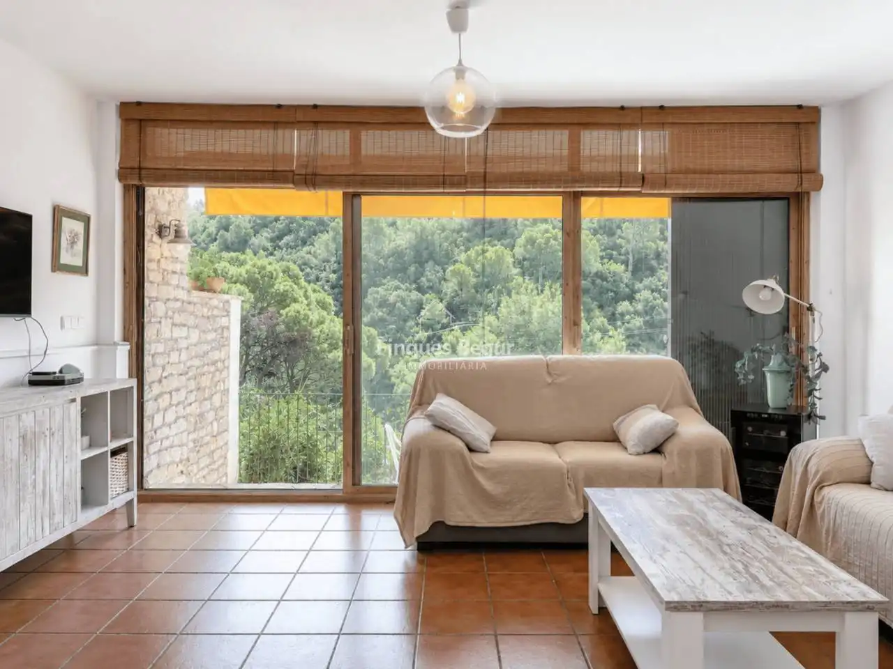 Sala de estar de Apartamento en venta en Begur con Terraza, Amueblado y Balcón