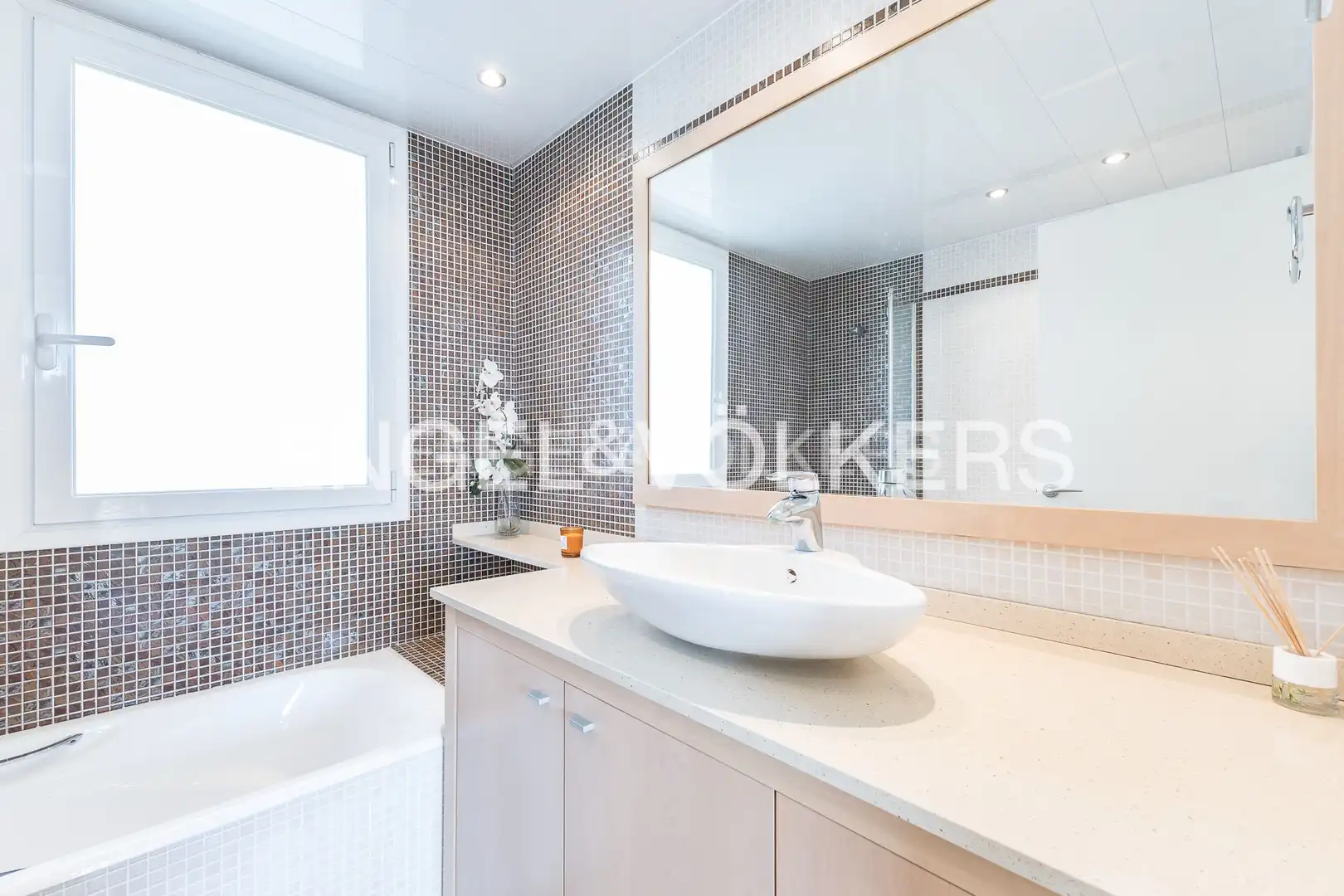 Bathroom of Houses for sale in Sant Boi de Llobregat  with Air Conditioner, Heating and Private garden