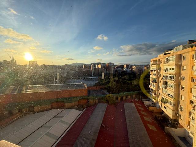 Piso en Venta en Calle CORTS CATALANES en El Clot