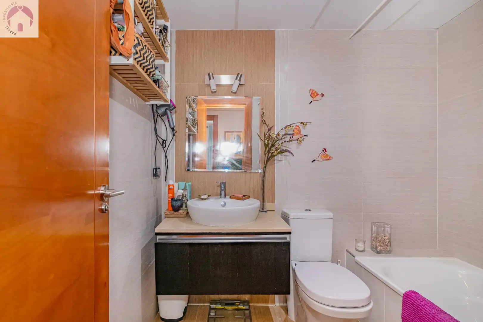 Bathroom of Flat for sale in Granada  with Air Conditioner, Heating and Terrace
