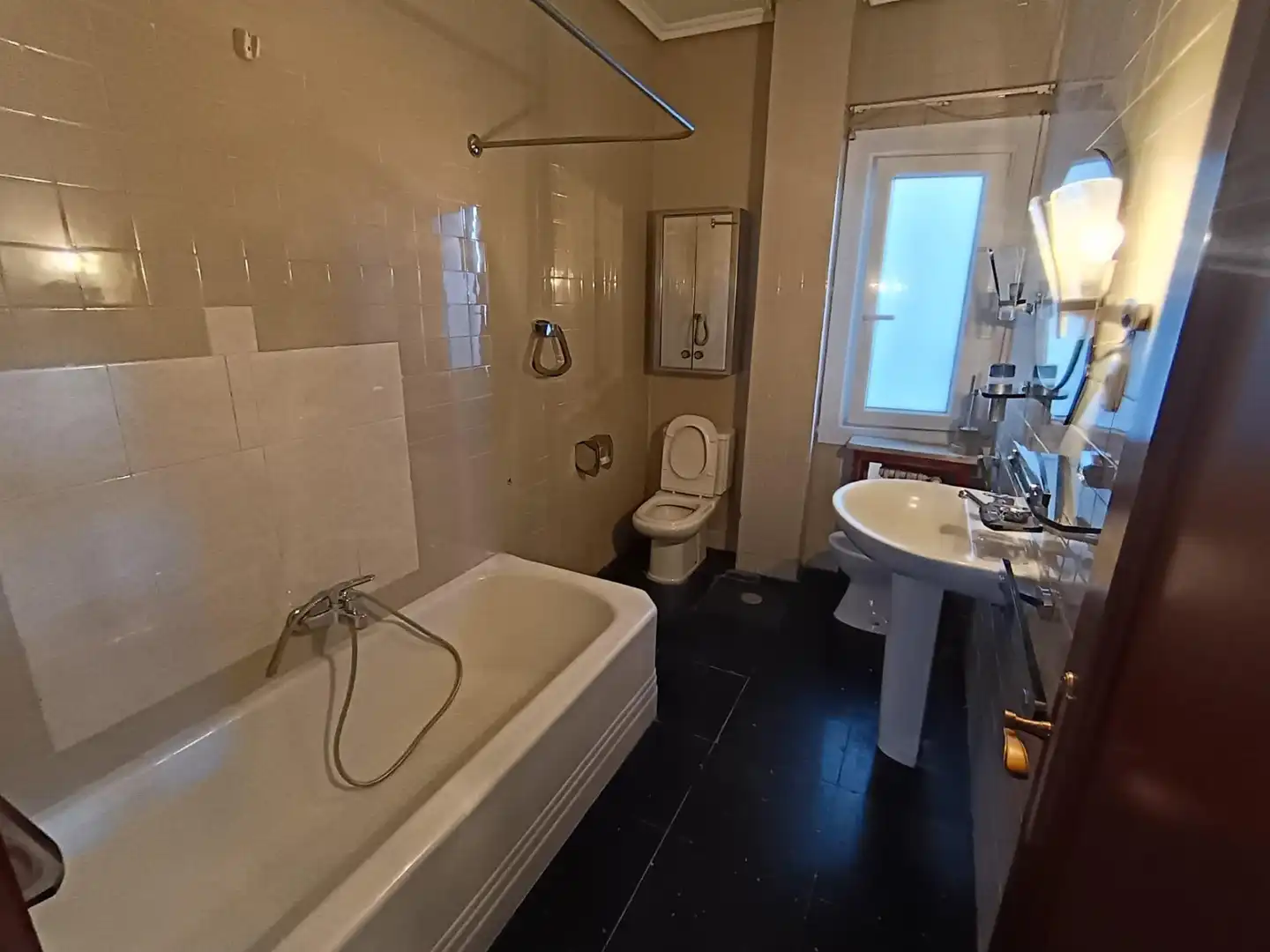 Baño de Piso de alquiler en Valladolid con Calefacción, Parquet y Terraza