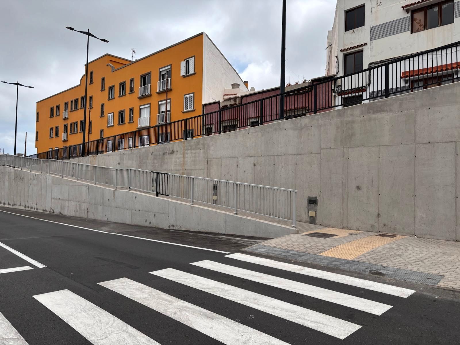 Vista exterior de Pis en venda en Arucas amb Balcó