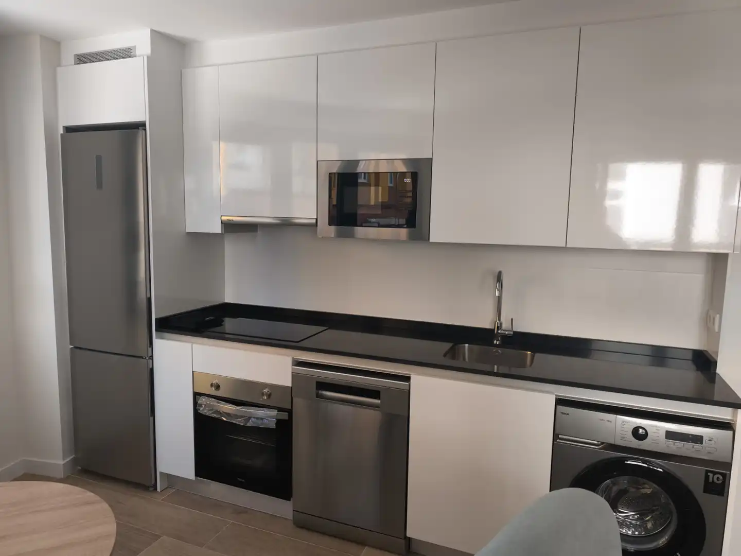 Cocina de Apartamento de alquiler en Gijón  con Calefacción, Parquet y Trastero