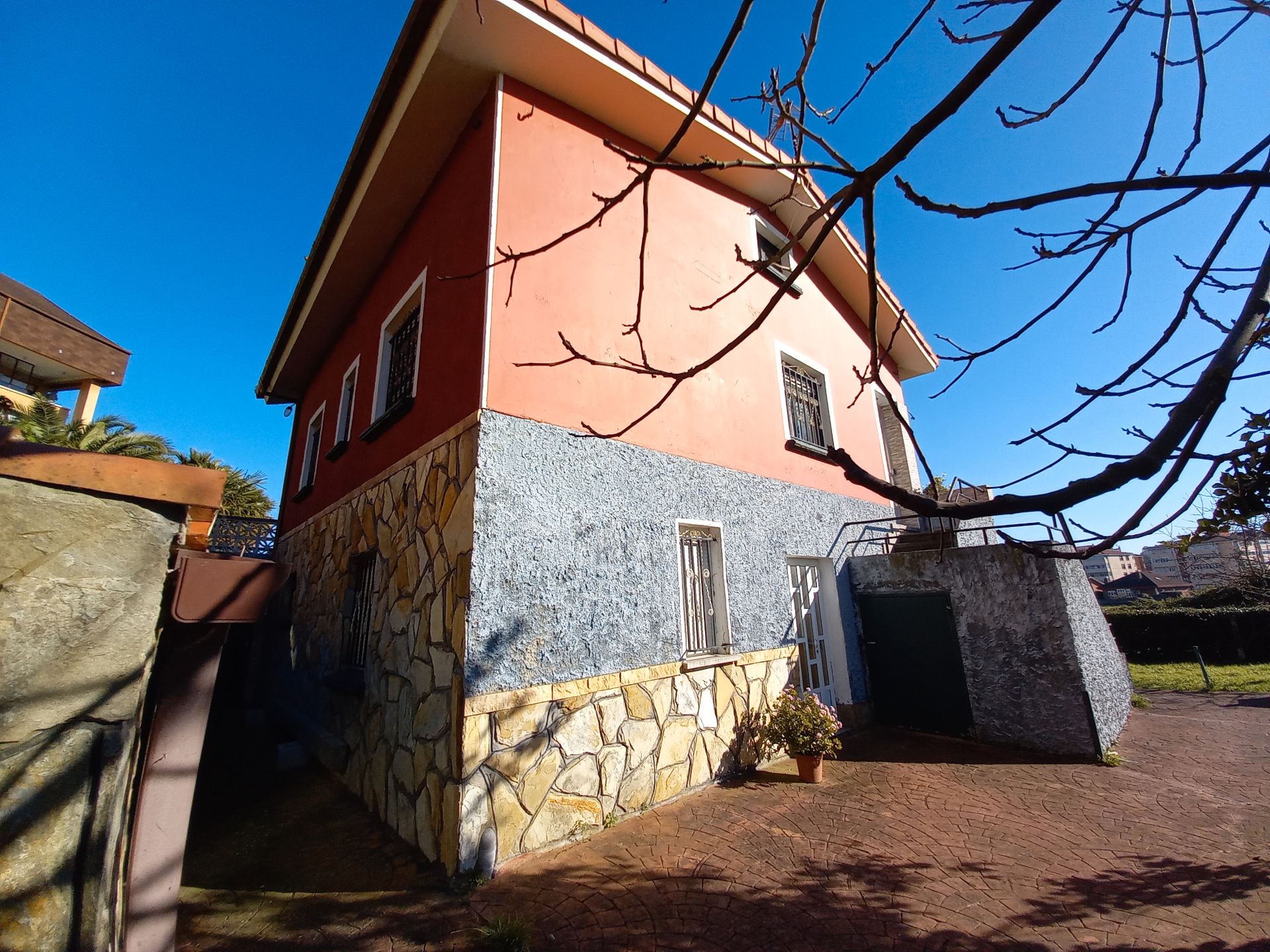 Vista exterior de Casa o chalet en venta en Castrillón con Calefacción, Jardín privado y Terraza