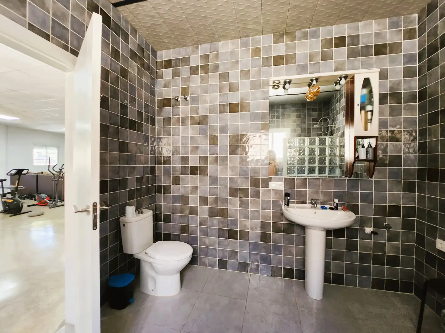Baño de Casa o chalet en venta en Alcalá de Guadaira con Aire acondicionado, Calefacción y Jardín privado