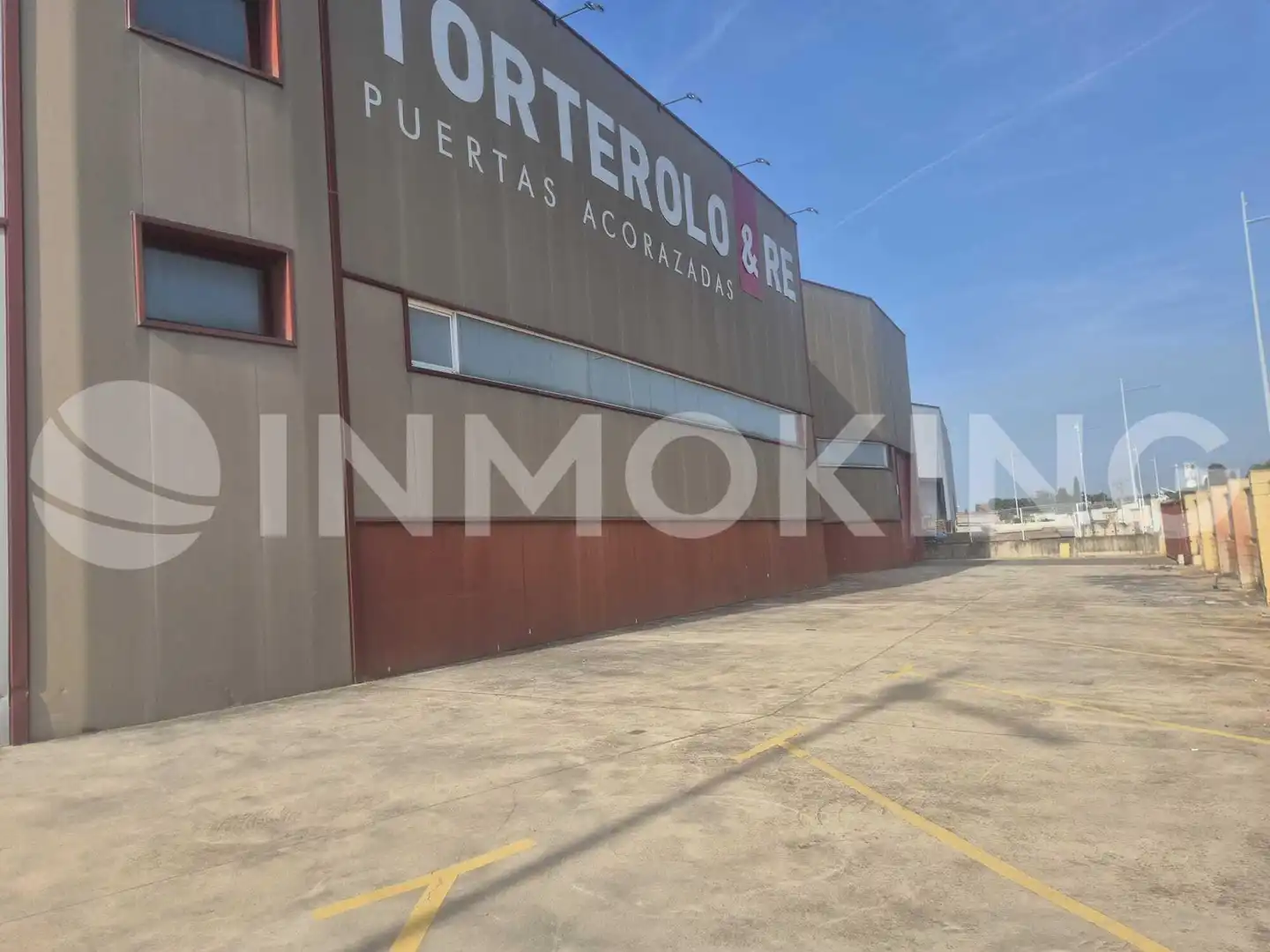 Vista exterior de Nave industrial en venta en Algemesí
