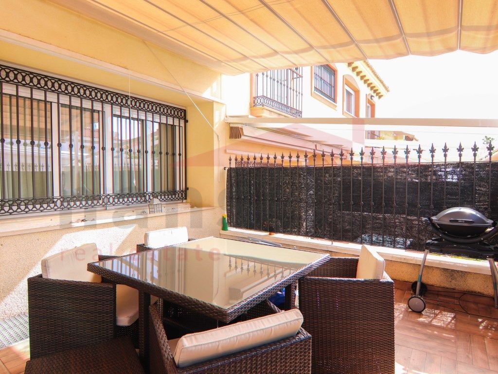 Terrassa de Casa adosada en venda en Vélez-Málaga amb Piscina i Piscina comunitària