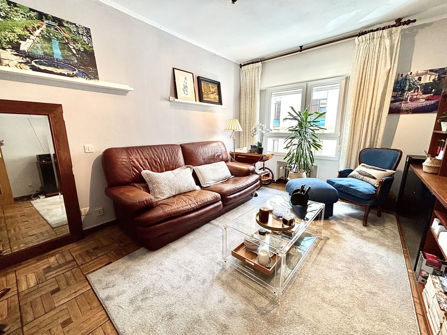 Living room of Flat for sale in Oviedo   with Heating, Parquet flooring and Storage room