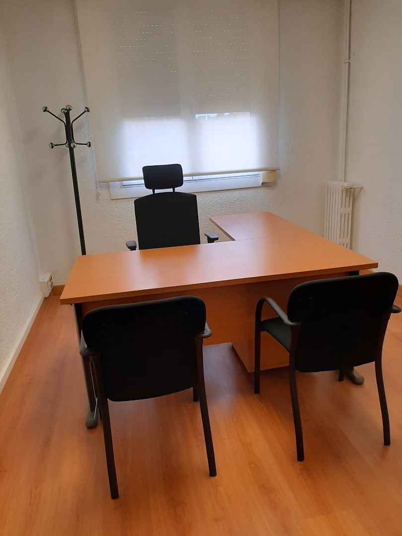 Office to rent in  Zaragoza Capital  with Air Conditioner, Heating and Furnished