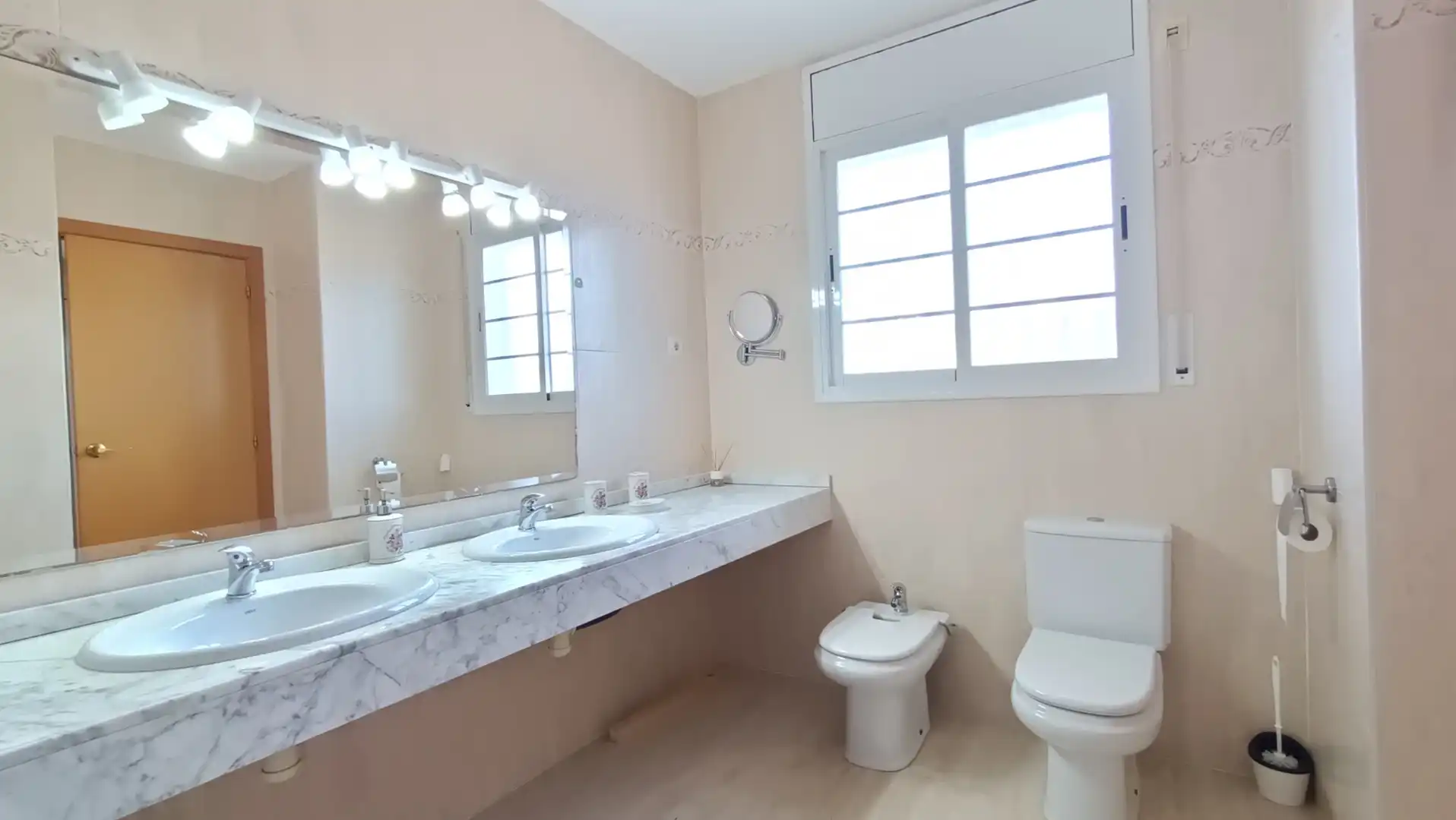 Badezimmer von Haus oder Chalet zum Verkauf in Cambrils mit Klimaanlage, Heizung und Privatgarten