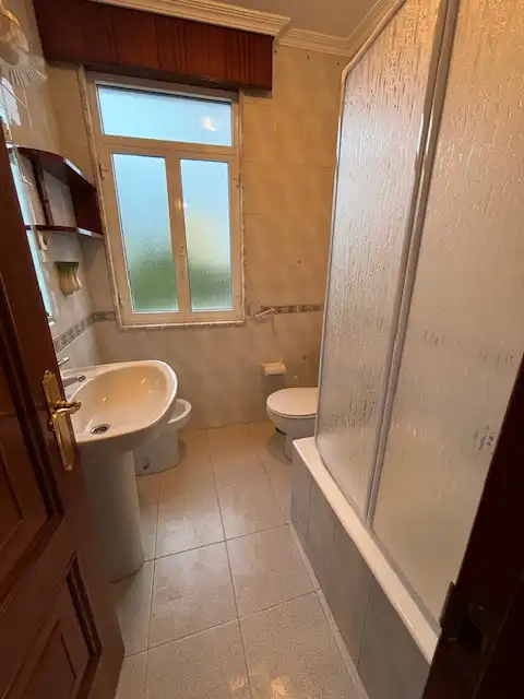 Bathroom of Flat for rent in Ferrol  with Furnished and Washing machine
