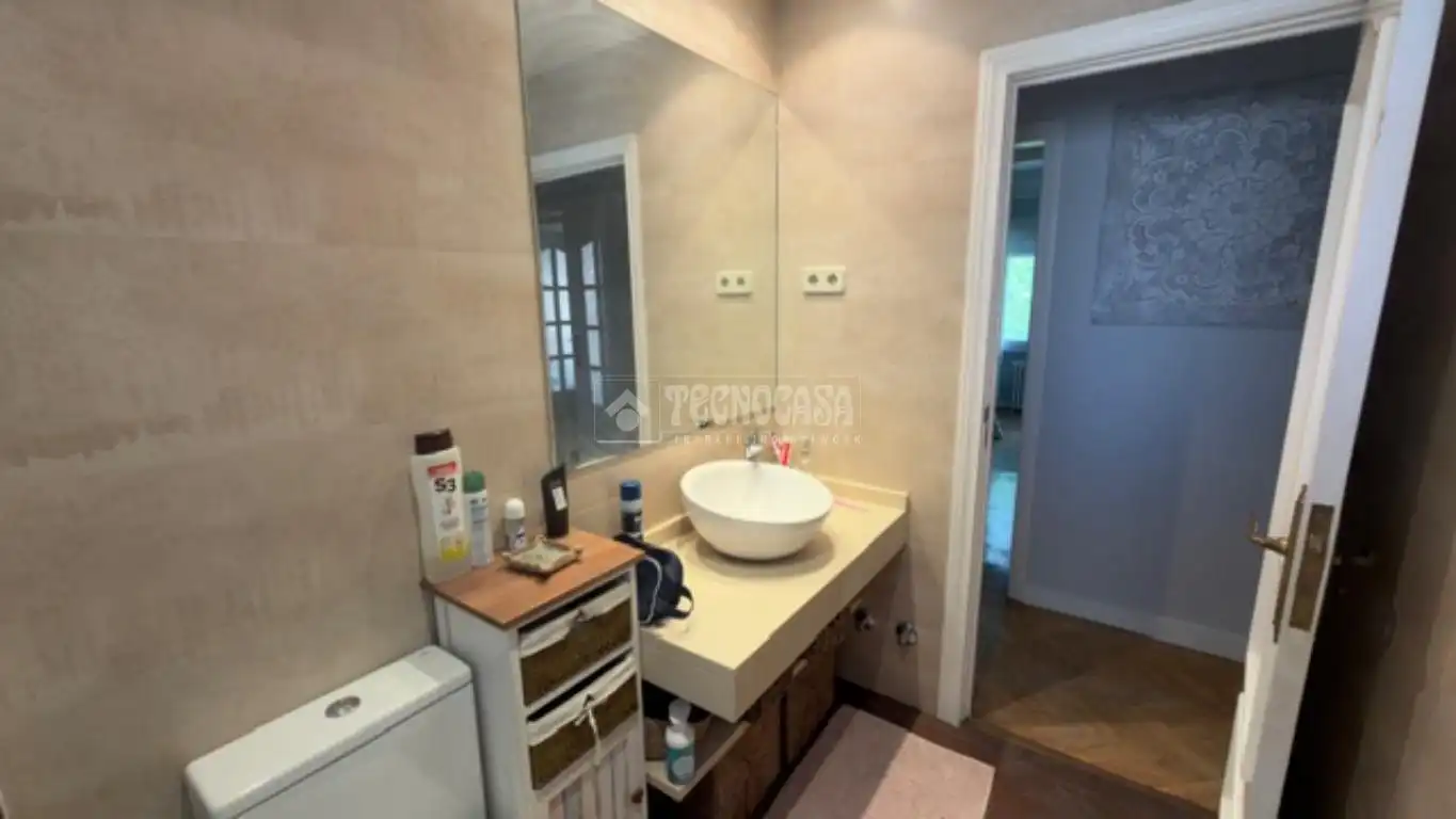 Baño de Piso en venta en Madrid con Aire acondicionado, Calefacción y Terraza