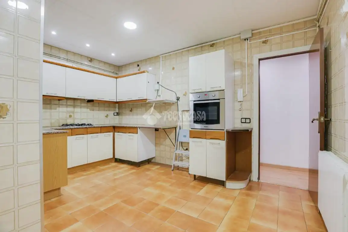 Cocina de Piso en venta en L'Hospitalet de Llobregat