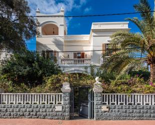 Vista exterior de Casa o xalet en venda en Las Palmas de Gran Canaria amb Aire condicionat, Terrassa i Balcó