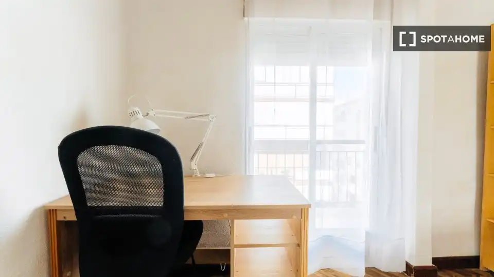 Habitación de Piso para compartir en Valladolid con Aire acondicionado, Calefacción y Amueblado
