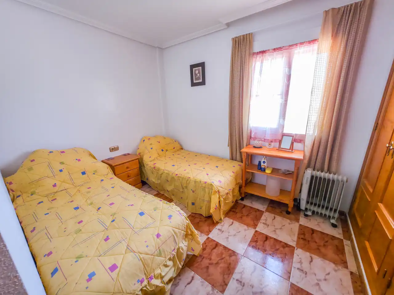 Habitación de Apartamento en venta en Orihuela con Amueblado, Horno y Lavadora