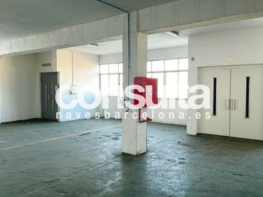 Nave industrial con ascensore in vendita a Carrer de Leonardo da Vinci 50