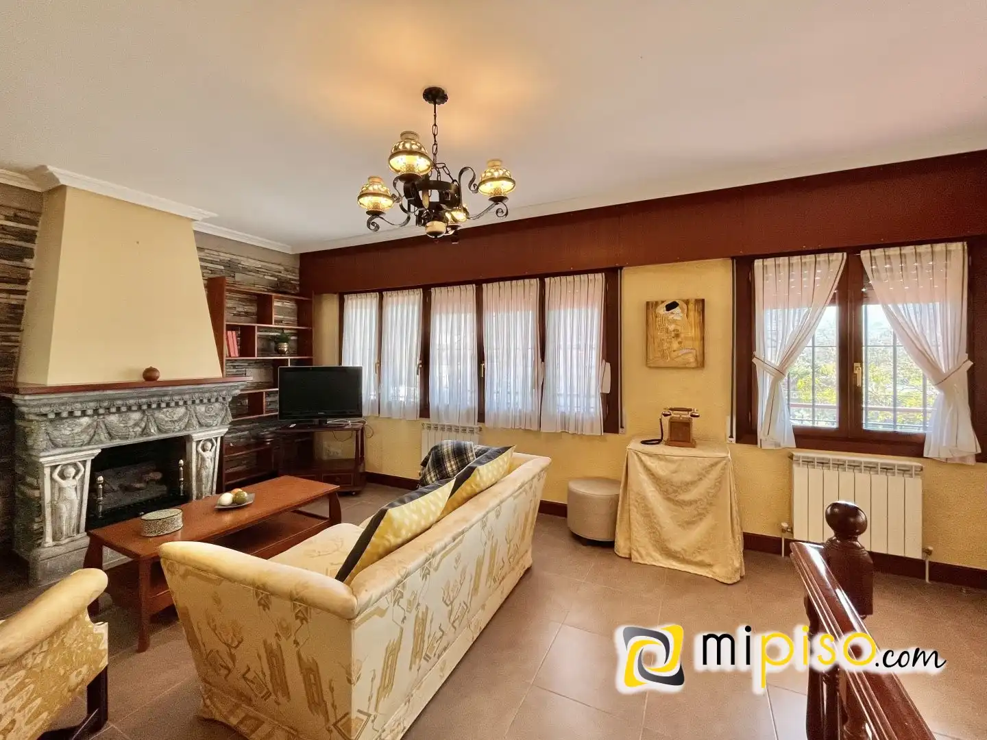 Sala de estar de Casa o chalet en venta en Santoña con Calefacción