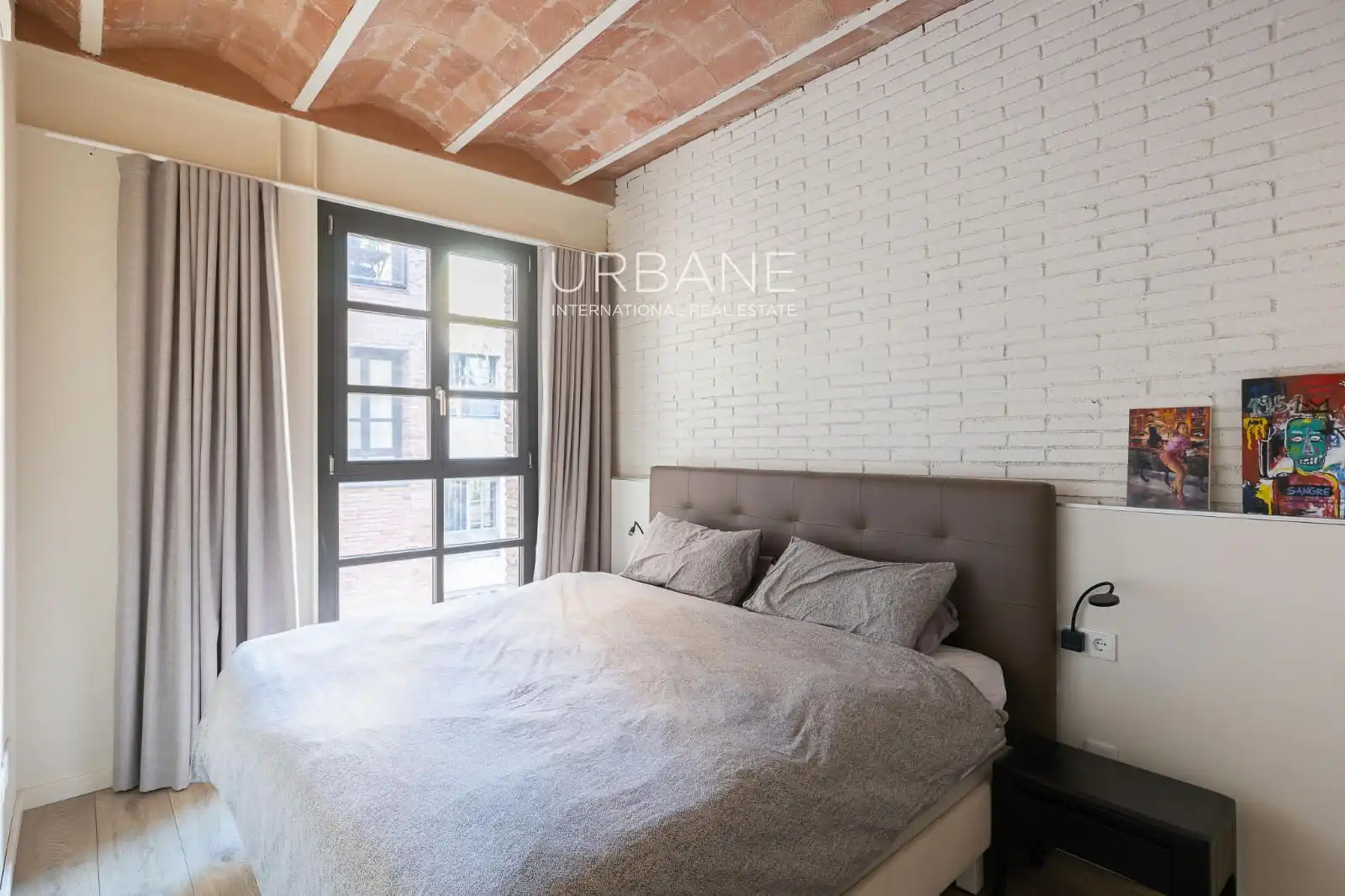 Schlafzimmer von Wohnung zum Verkauf in Barcelona mit Klimaanlage, Heizung und Terrasse