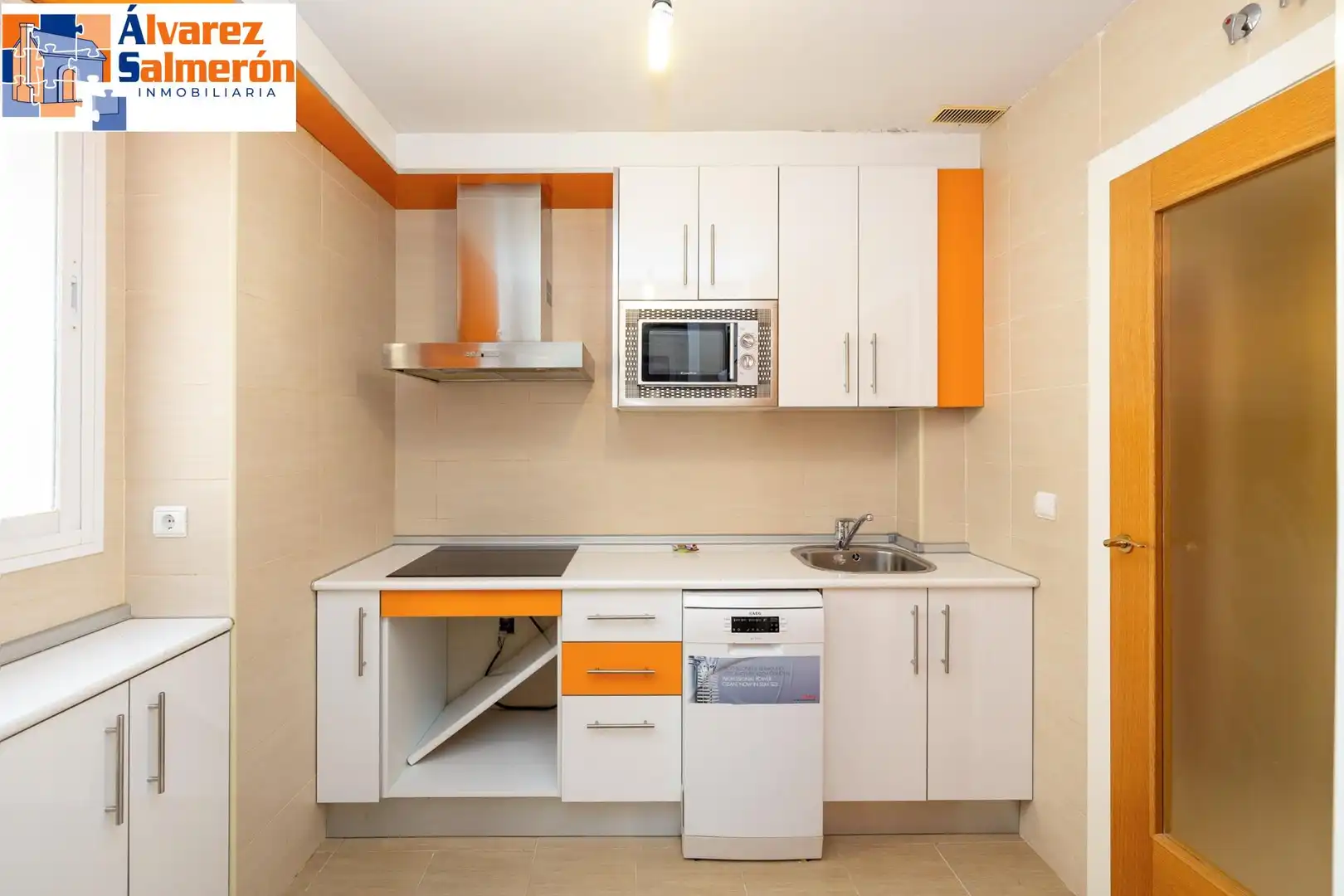 Kitchen of Flat for sale in Granada