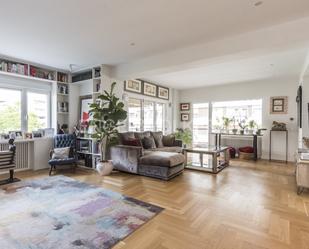 Living room of Flat to rent in  Madrid Capital  with Air Conditioner and Terrace