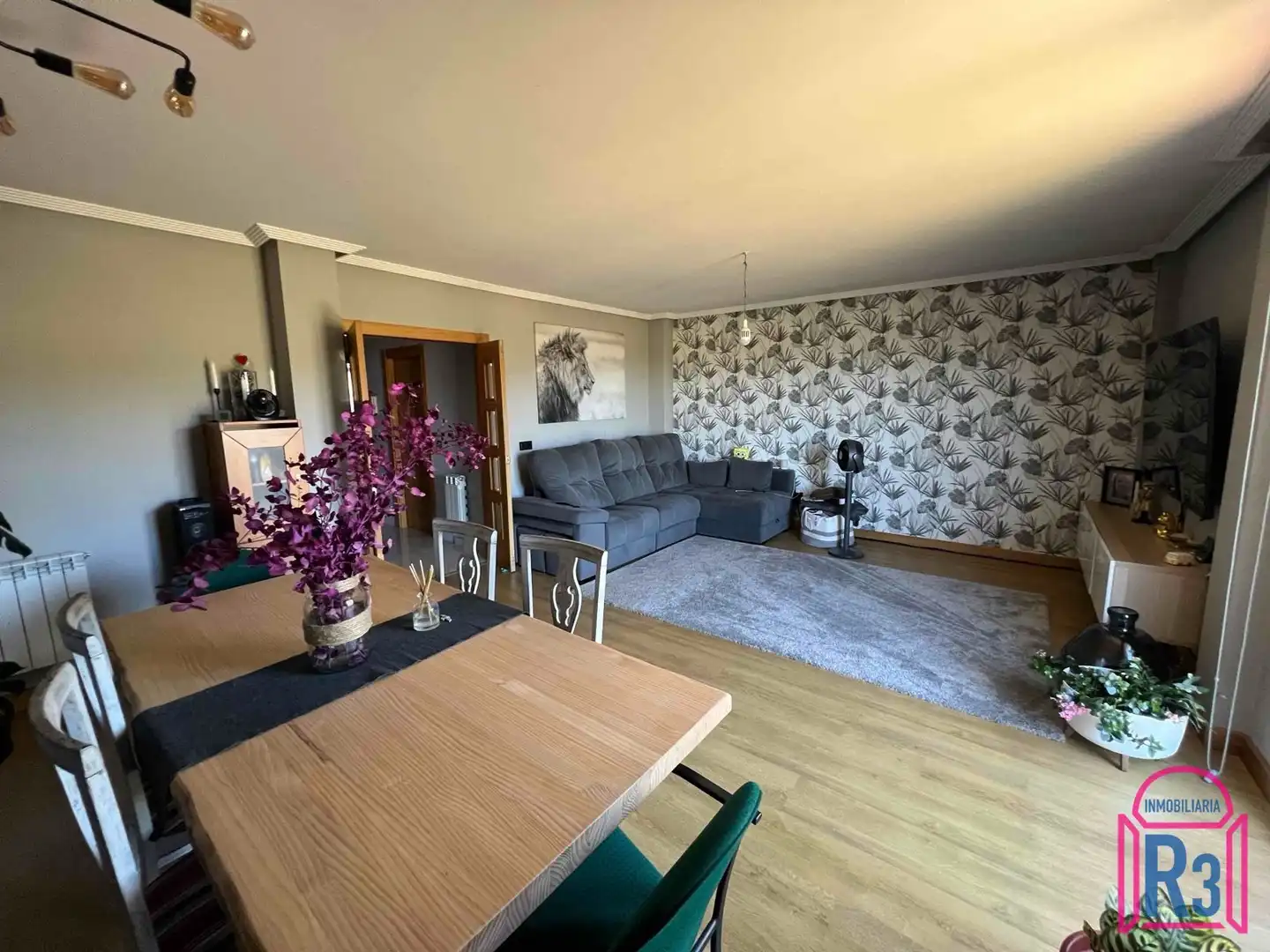 Sala de estar de Casa adosada en venta en Garrafe de Torío con Calefacción