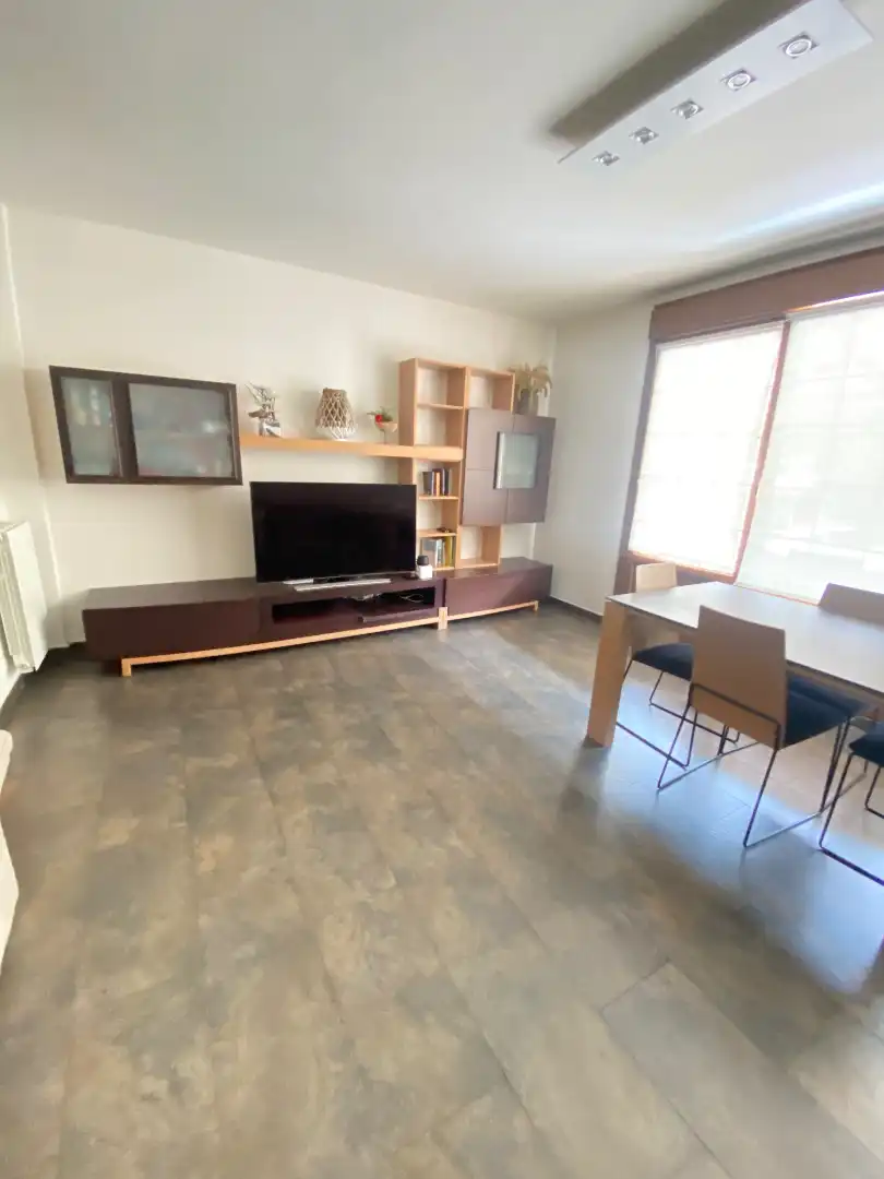 Sala d'estar de Casa adosada en venda en Irura amb Calefacció, Jardí privat i Parquet