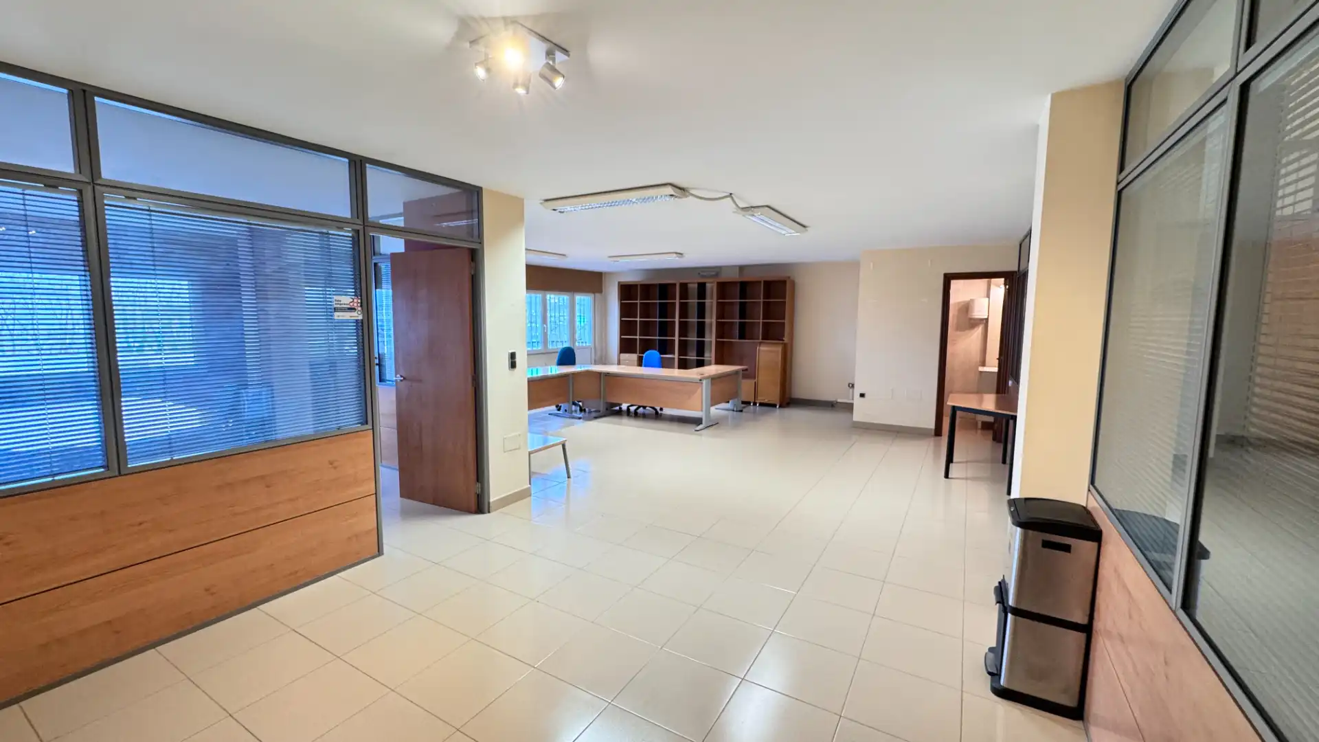 Büro zur Miete in Arteixo mit Terrasse, Möbliert und Balkon